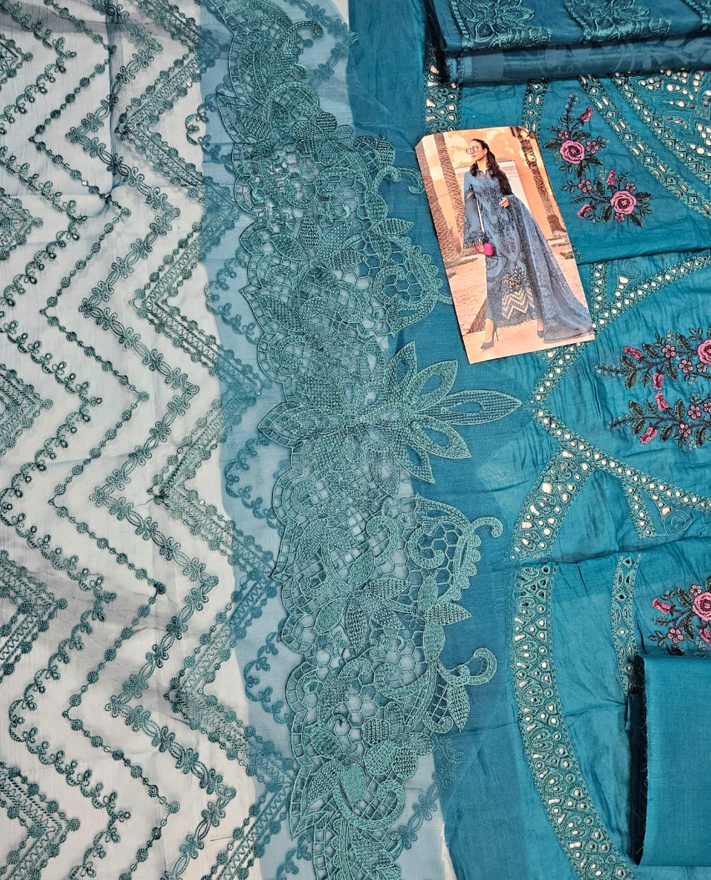 Mariab Luxury Lawn 2025 Hit Code 13B