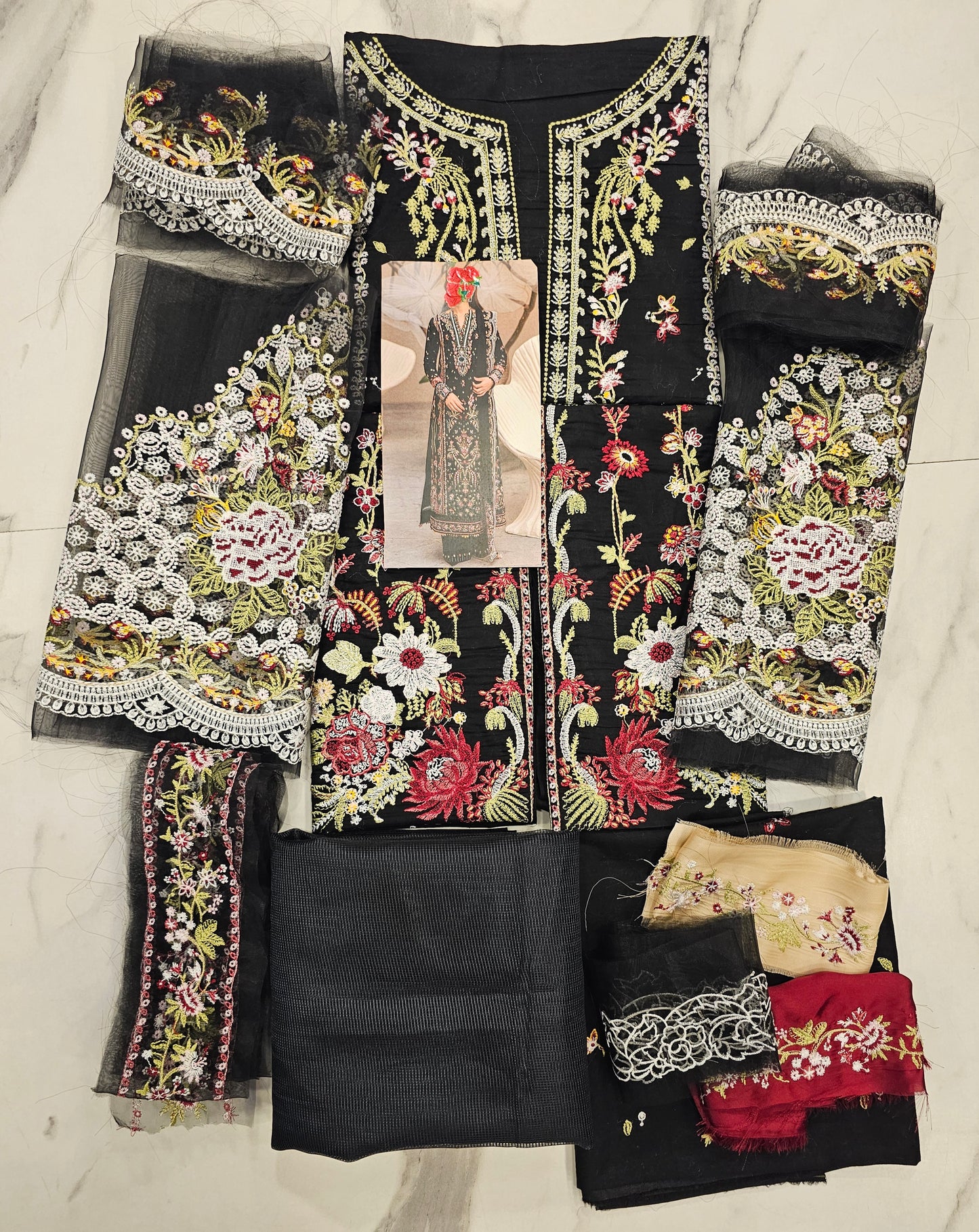 Qalamqar Luxury lawn 2025 Hit Code Hannah