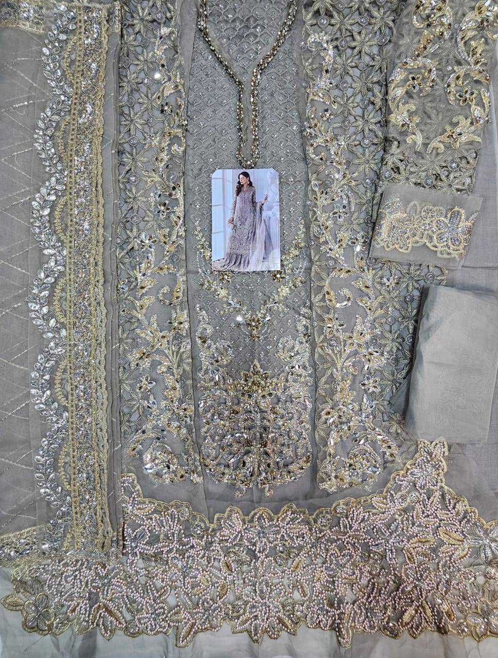 Mariab Luxury Party Wear Collection 2025 Hit Code D6