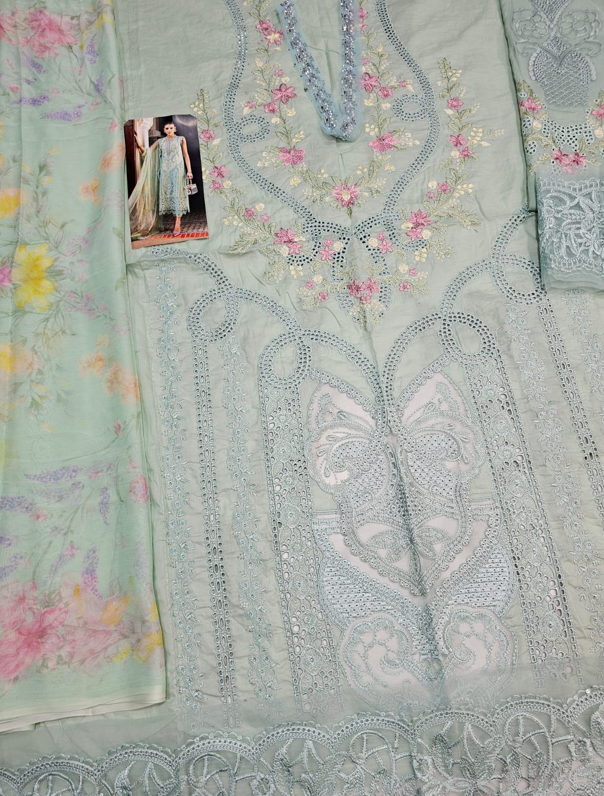 MariaB Luxury Lawn Collection 2025 Hit Code 14A