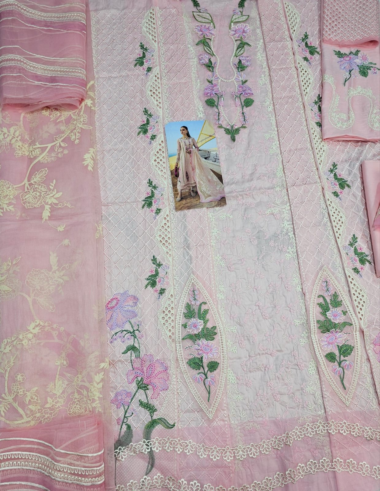 Crimson Luxury lawn 2025 Hit Code 2B