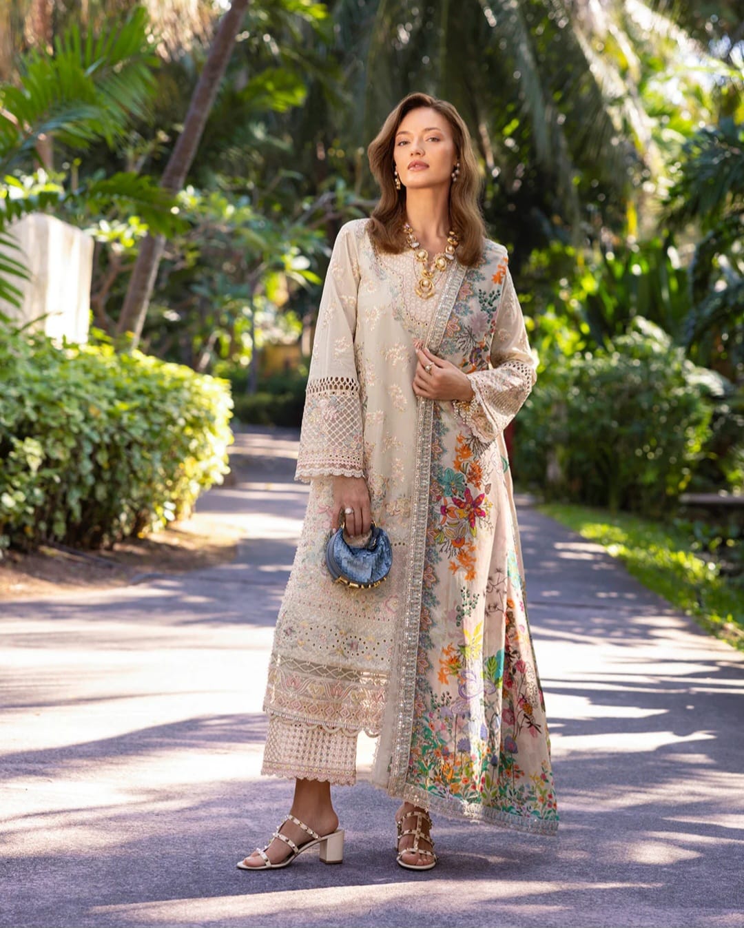 Faiza saqlain Luxury Lawn 2025 Hit Code