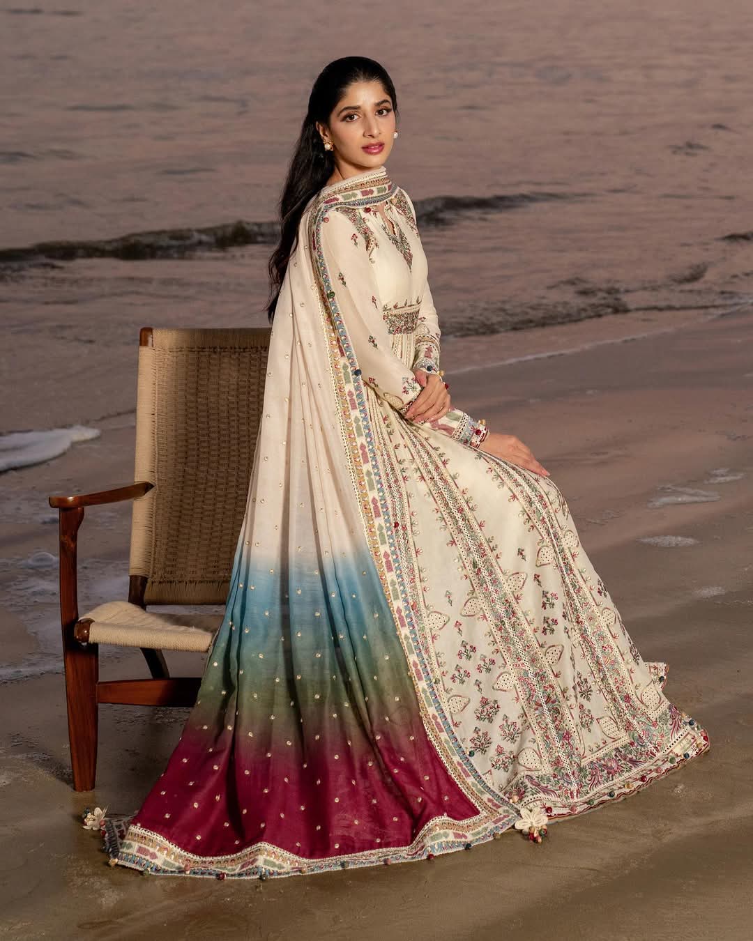 Jazmine Luxury Lawn 2025 Hit Code D9 Luxury Frawk