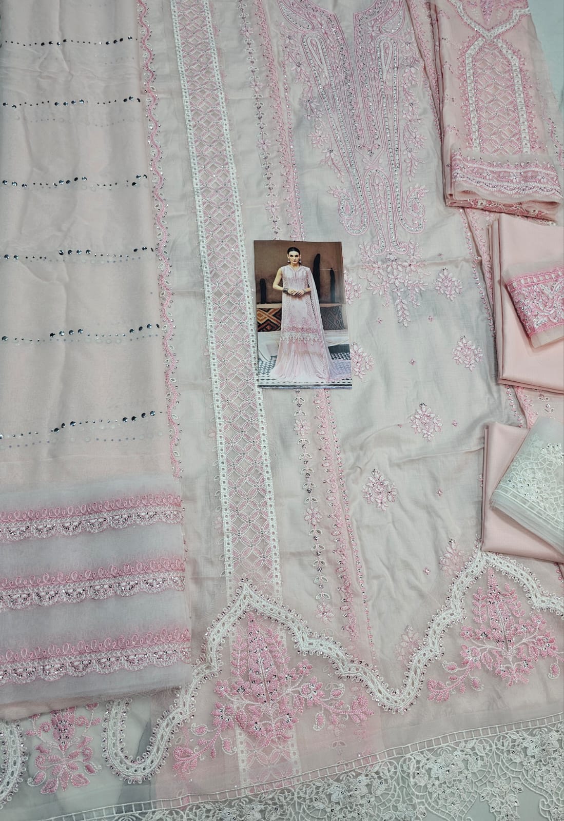 MariaB Luxury lawn 2025 Hit Code 11-A