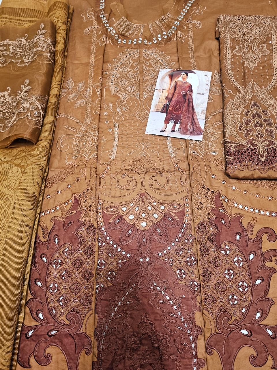 MariaB Luxury Lawn 2025 Hit Code 1B