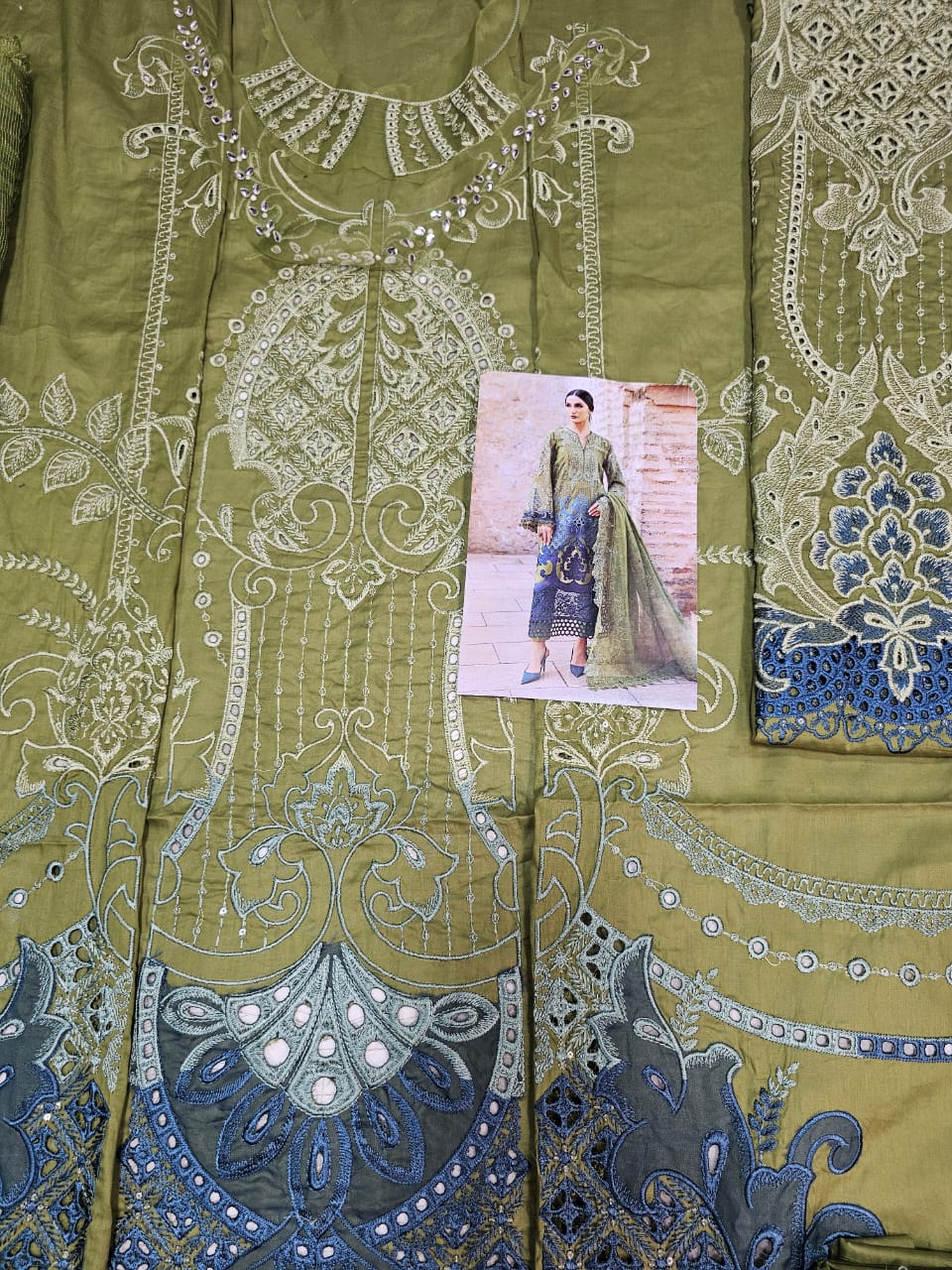 MariaB Luxury Lawn 2025 Hit Code 1A