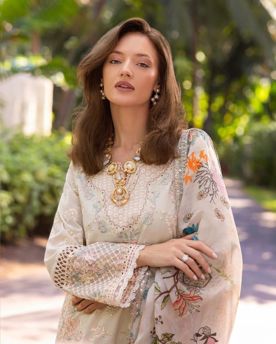 Faiza saqlain Luxury Lawn 2025 Hit Code