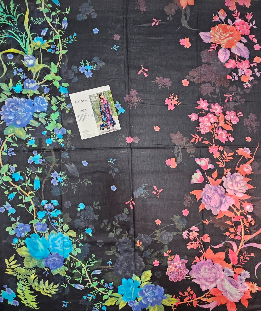 Zaha Luxury Lawn 2025 Hit Code 7A Black Multi Chikenkari Lawn Dupata