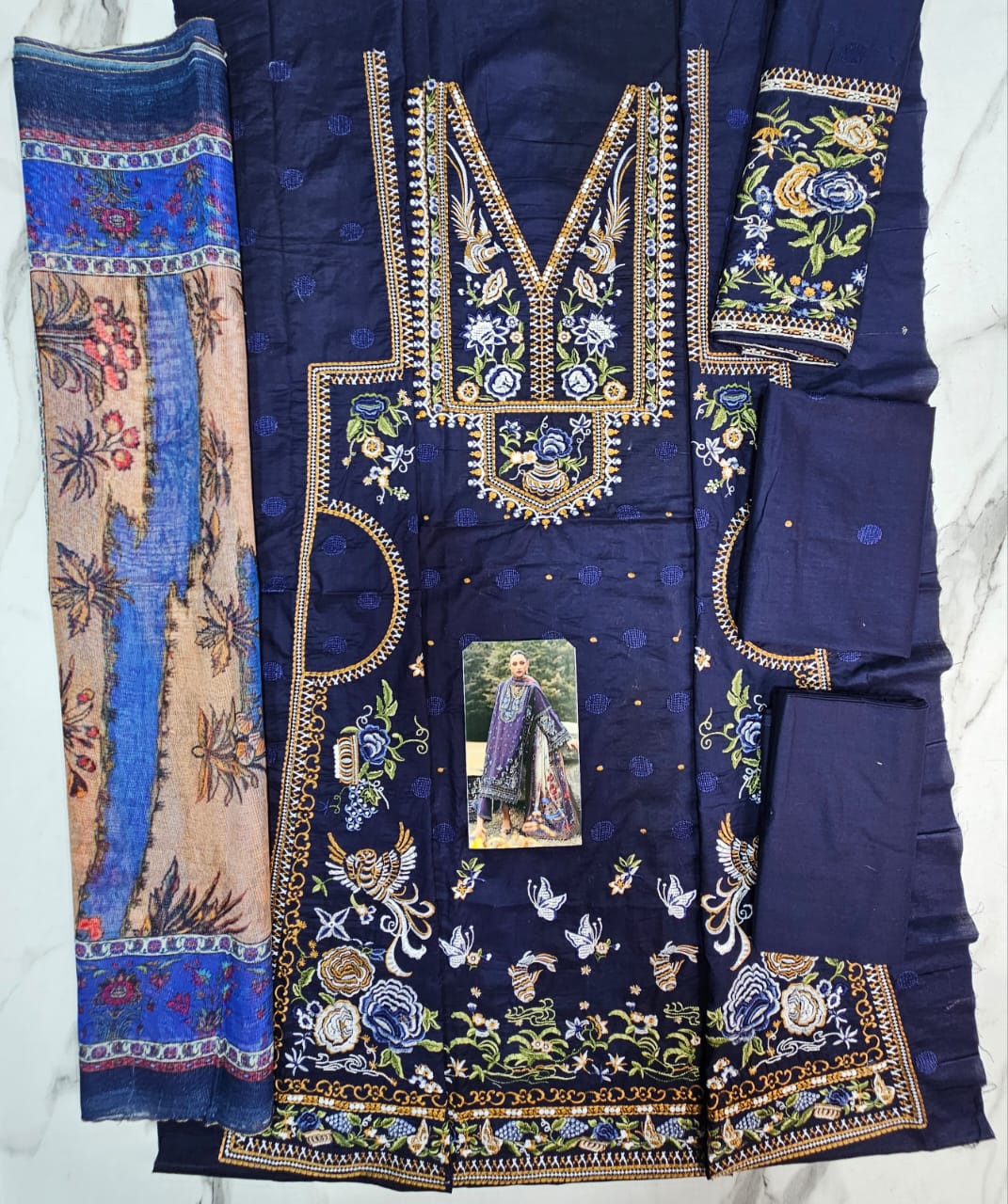 Zaha Luxury Lawn 2025 Hit Code 12-B