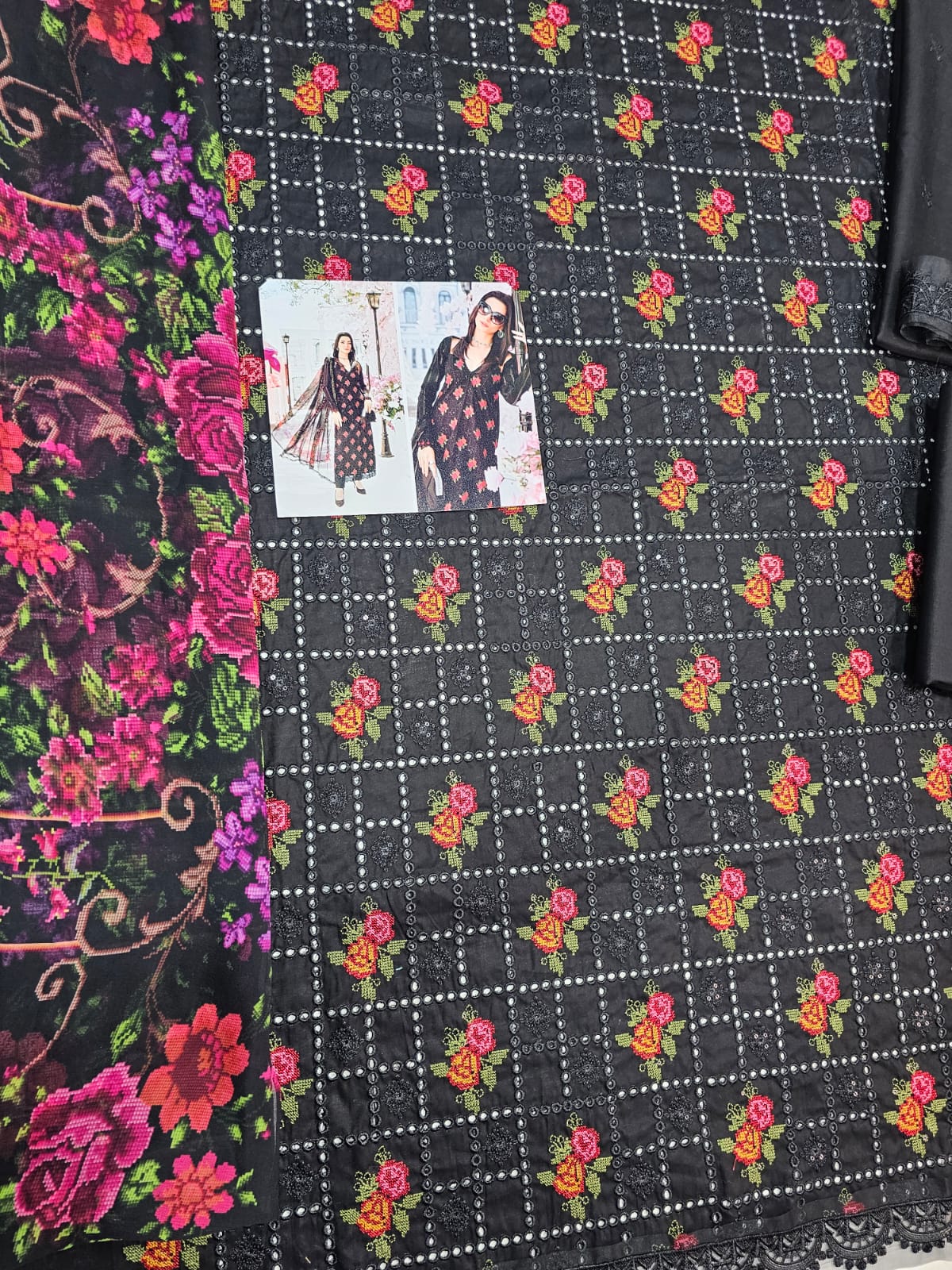 Mariab Mprints Luxury Lawn 2025 Eid Ul Azha Hit Code 1B