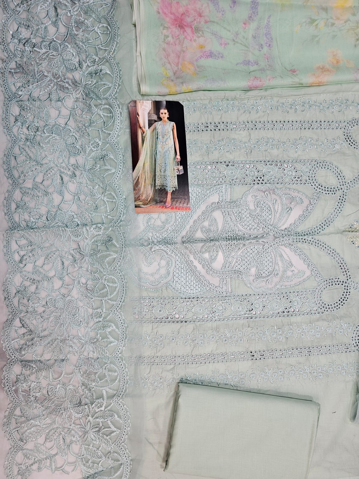 MariaB Luxury Lawn Collection 2025 Hit Code 14A