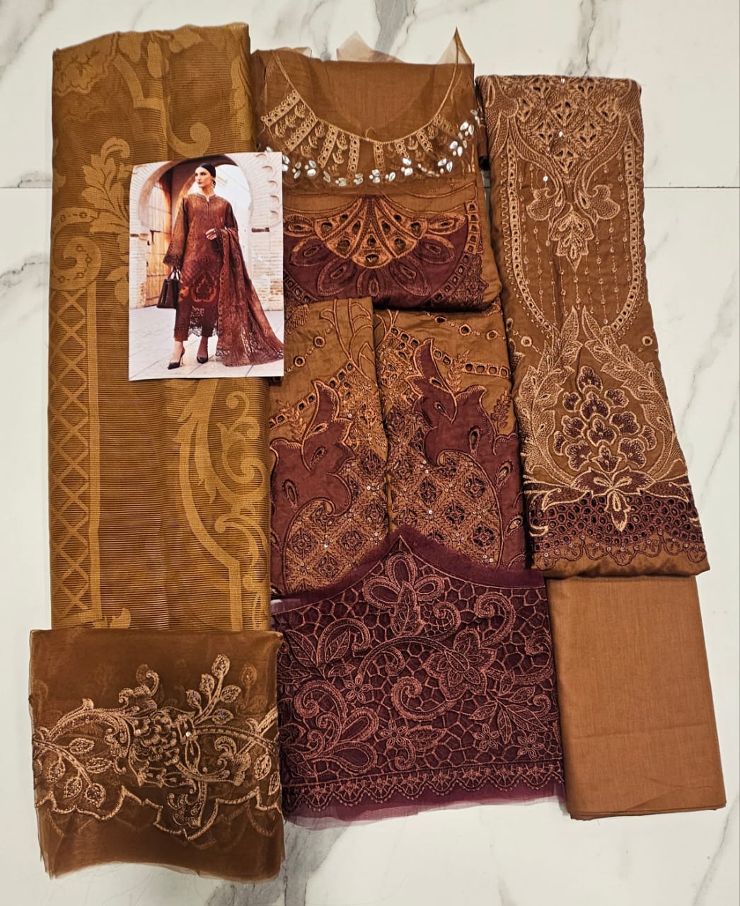 MariaB Luxury Lawn 2025 Hit Code 1B