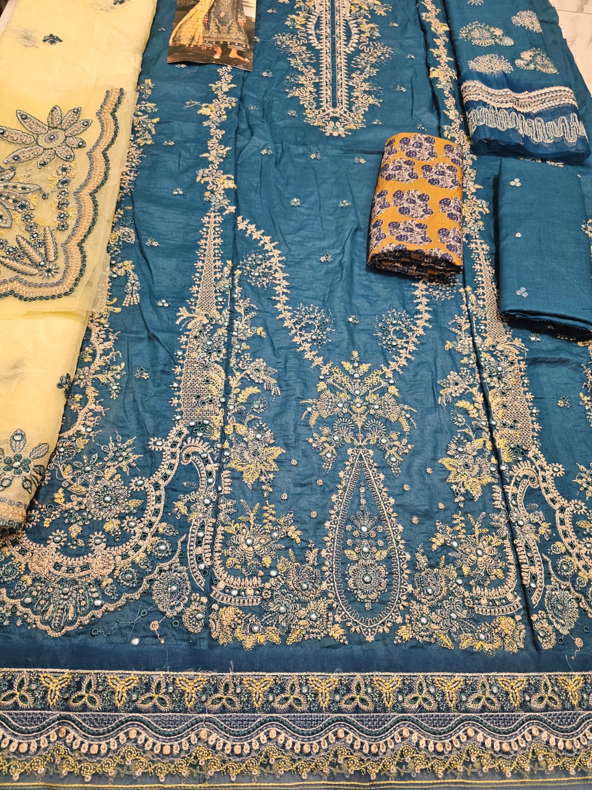Hussain Rehar Luxury Lawn 2025 Hit Code Eupic
