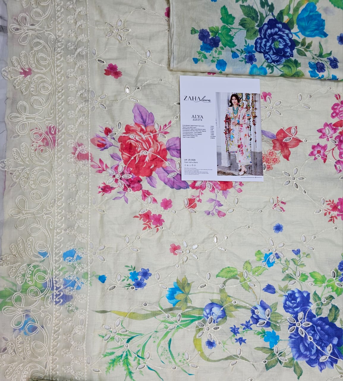 Zaha Luxury Lawn 2025 Hit Code 7B Multi Caremal  Chikenkari
