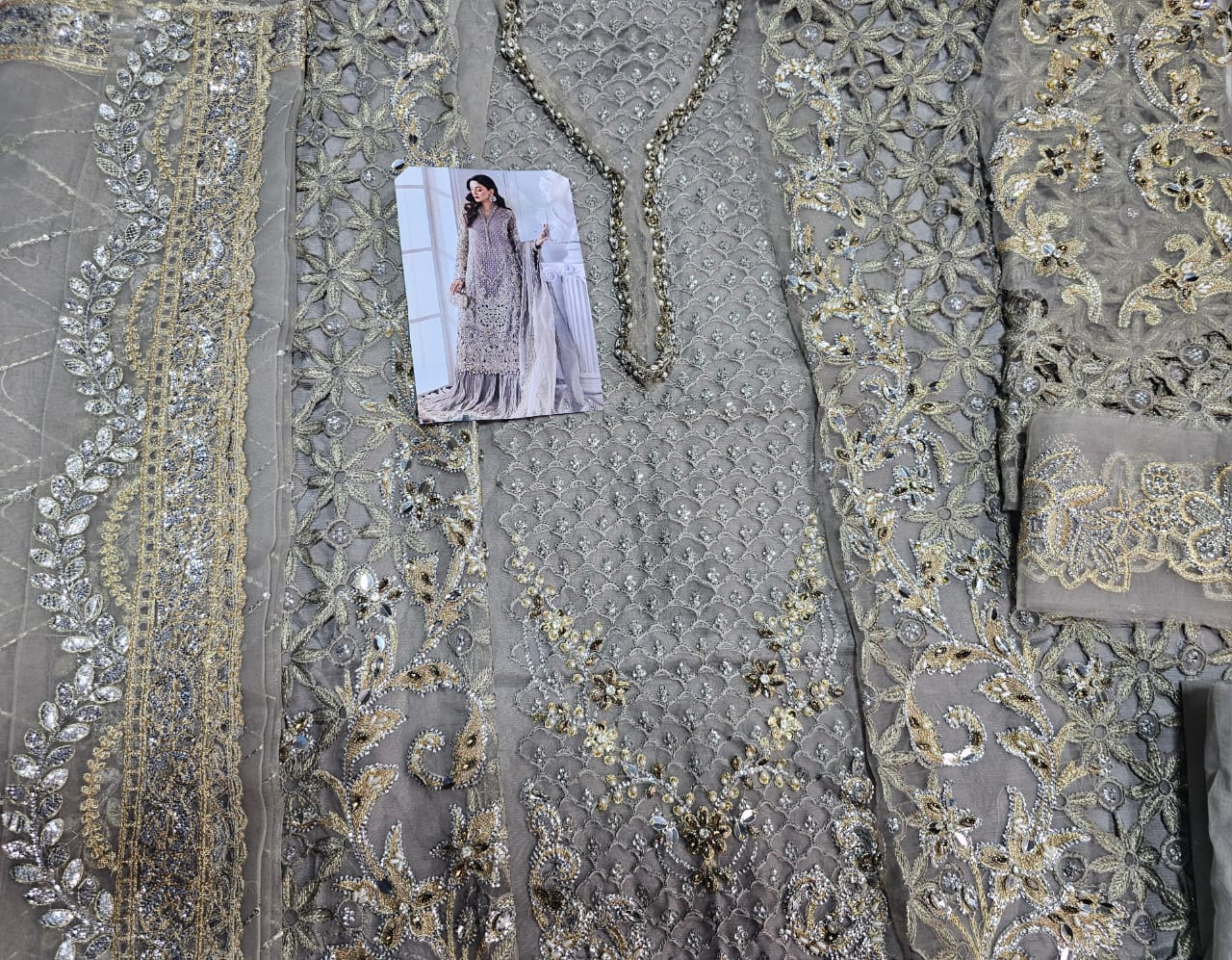 Mariab Luxury Party Wear Collection 2025 Hit Code D6