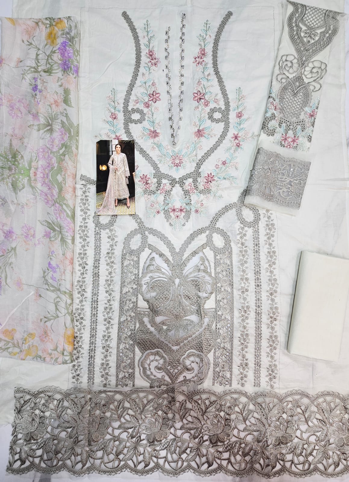 MariaB Luxury Lawn Collection 2025 Hit Code 14B