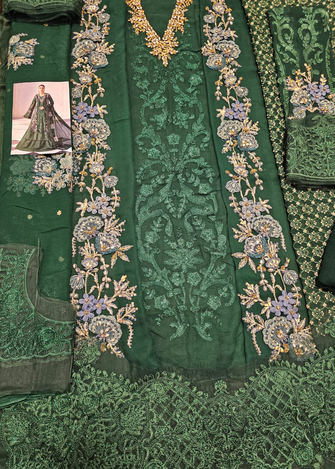 Mariab Luxury Chiffon Collection 2025 Hit Code D8