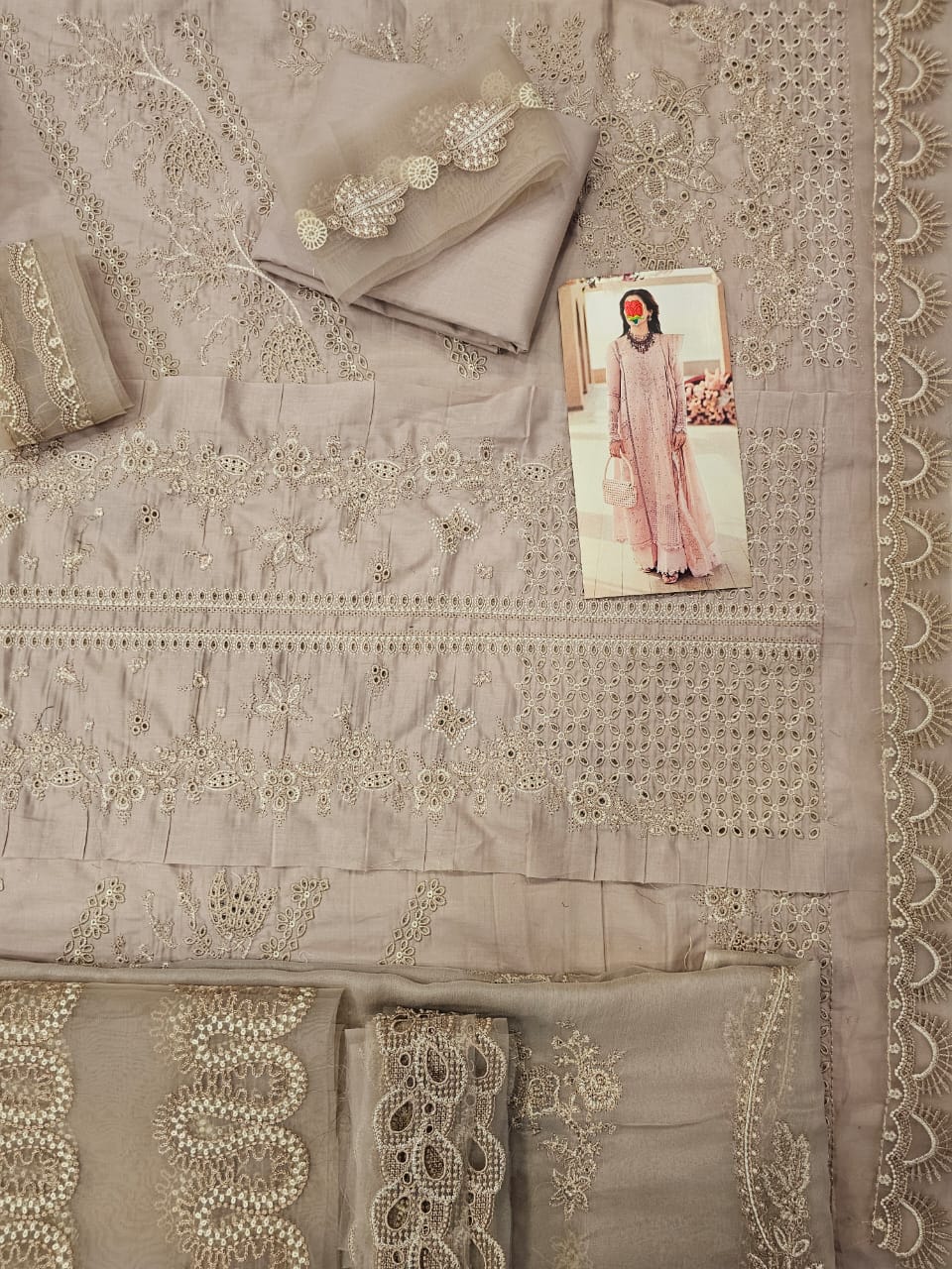 Qalamkar Luxury Lawn 2025
