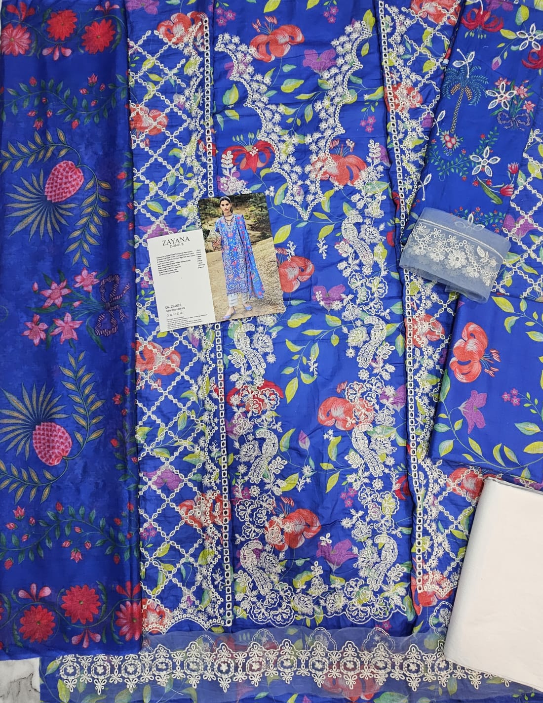 Zaha Luxury Lawn 2025 Hit Code 01-B Blue Lawn Dupata Article