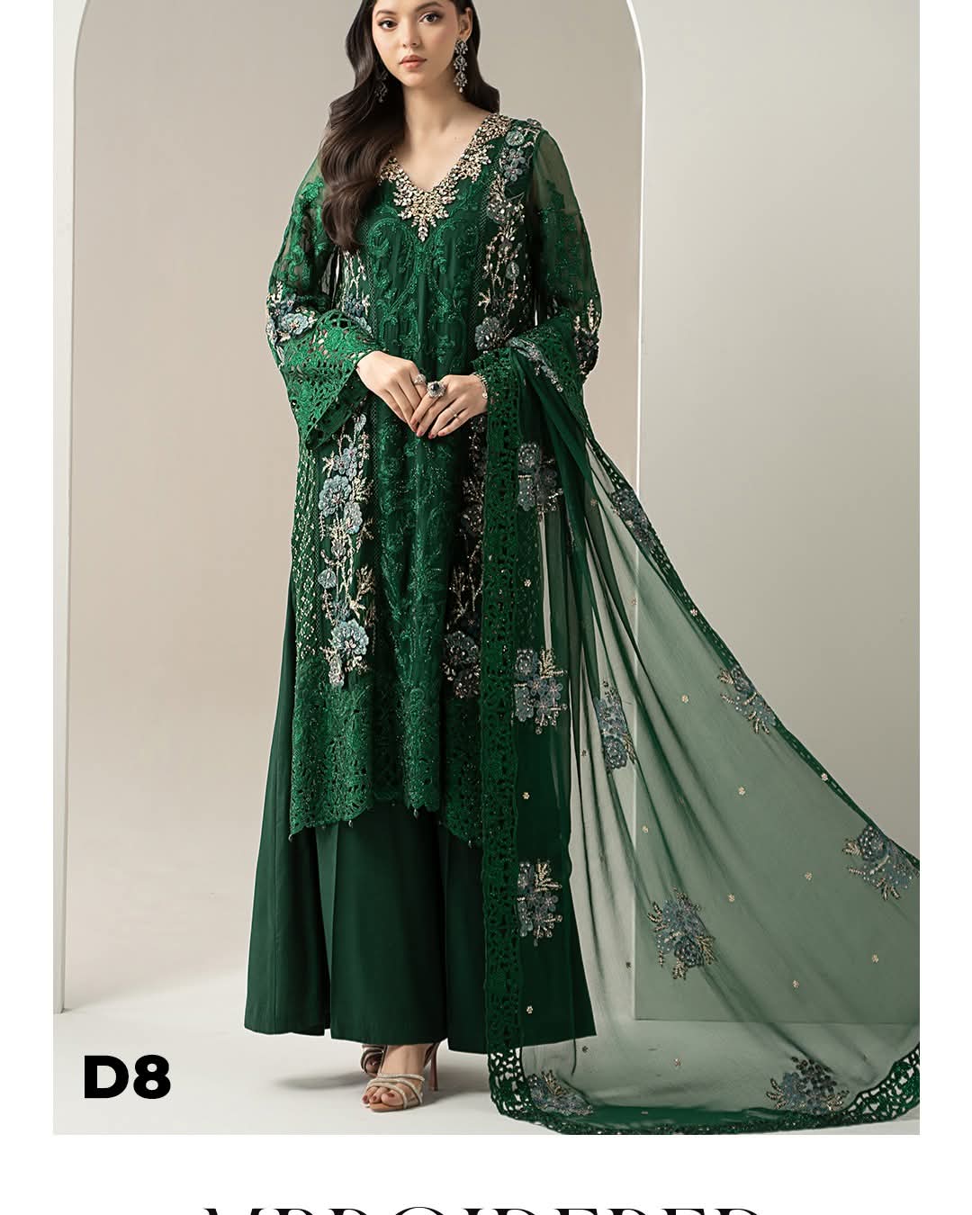 Mariab Luxury Chiffon Collection 2025 Hit Code D8