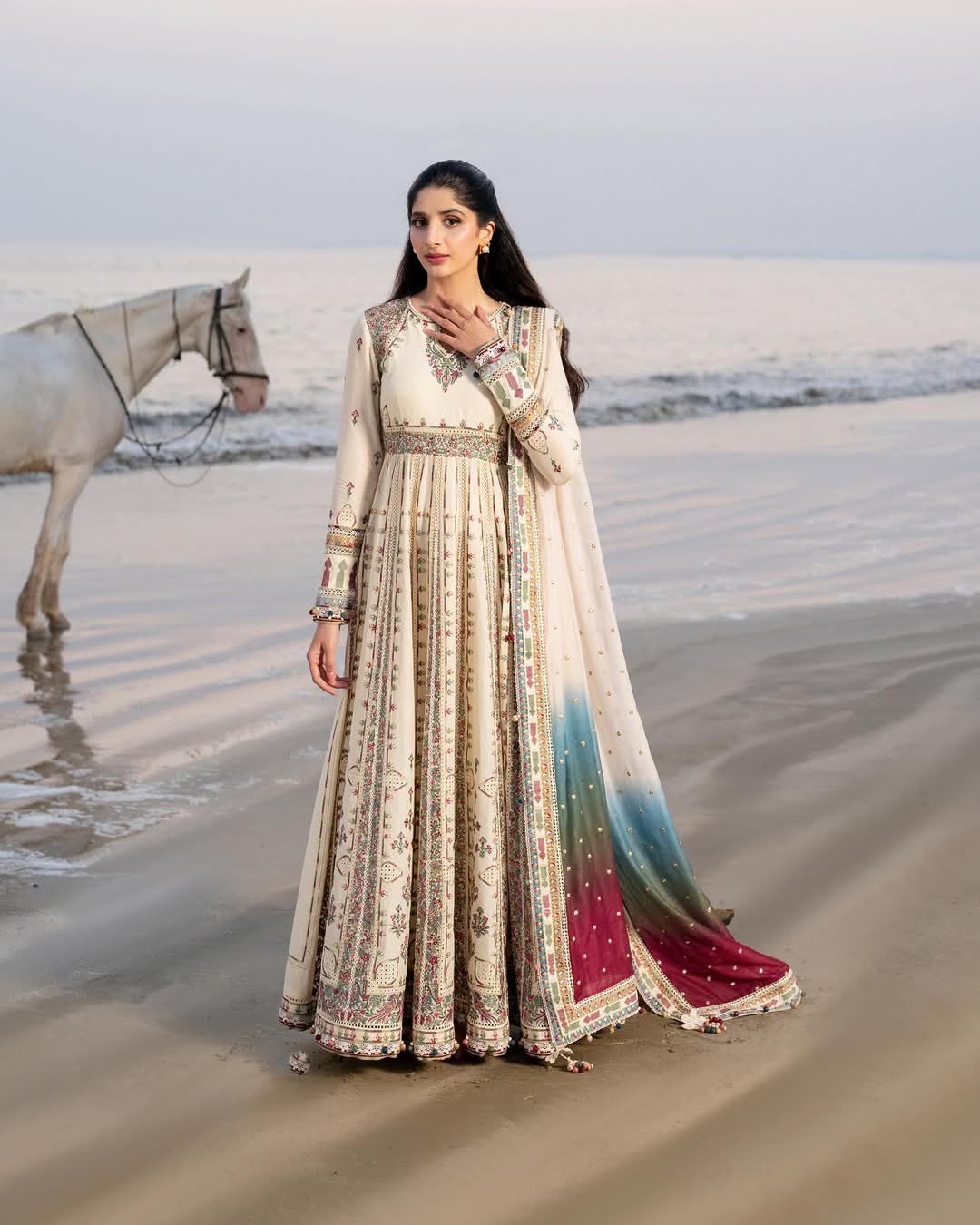 Jazmine Luxury Lawn 2025 Hit Code D9 Luxury Frawk