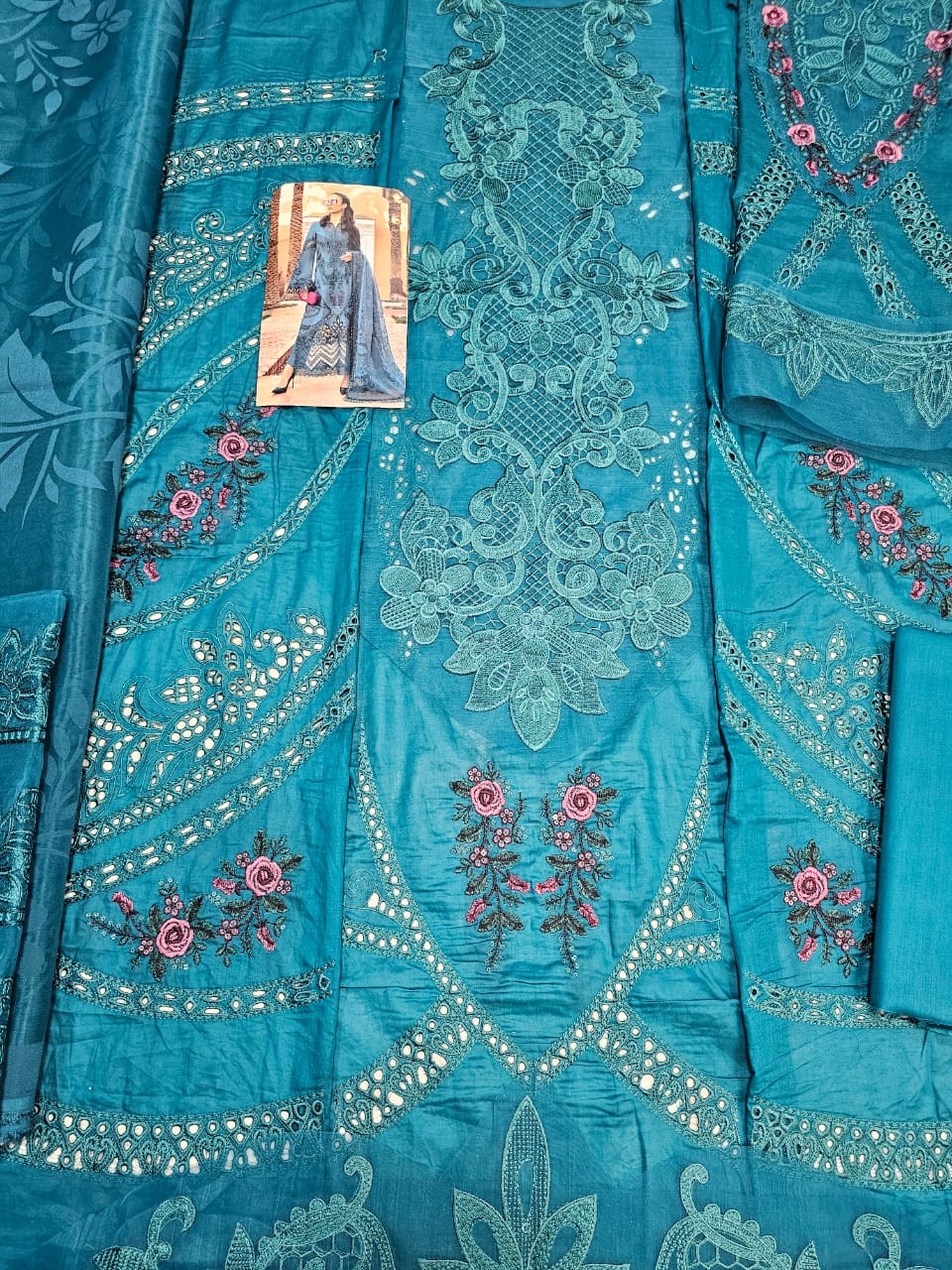 Mariab Luxury Lawn 2025 Hit Code 13B