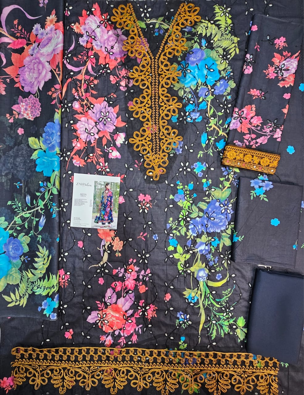 Zaha Luxury Lawn 2025 Hit Code 7A Black Multi  Chikenkari Lawn Dupata