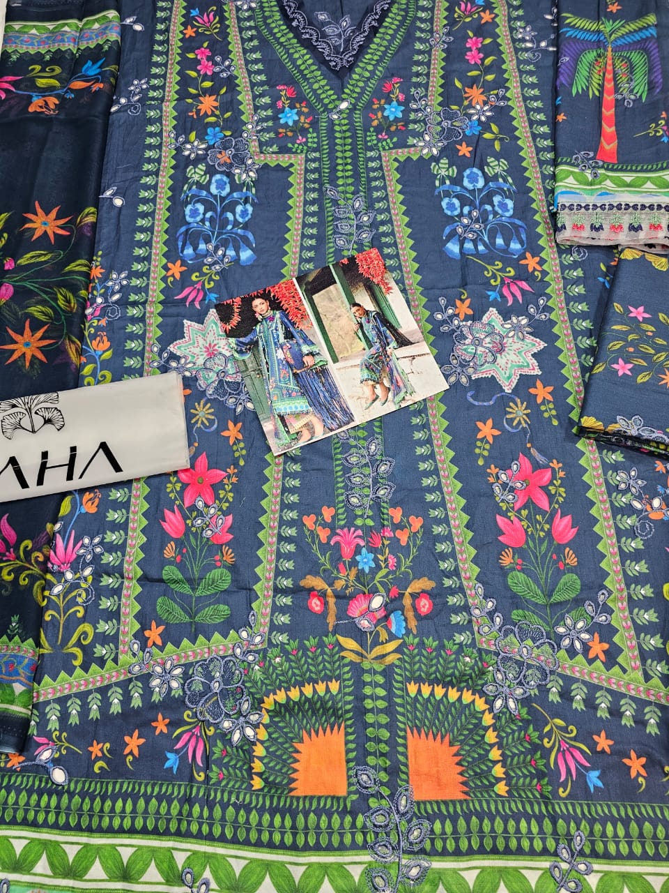 Zaha Luxury Lawn 2025 Hit Code 6B