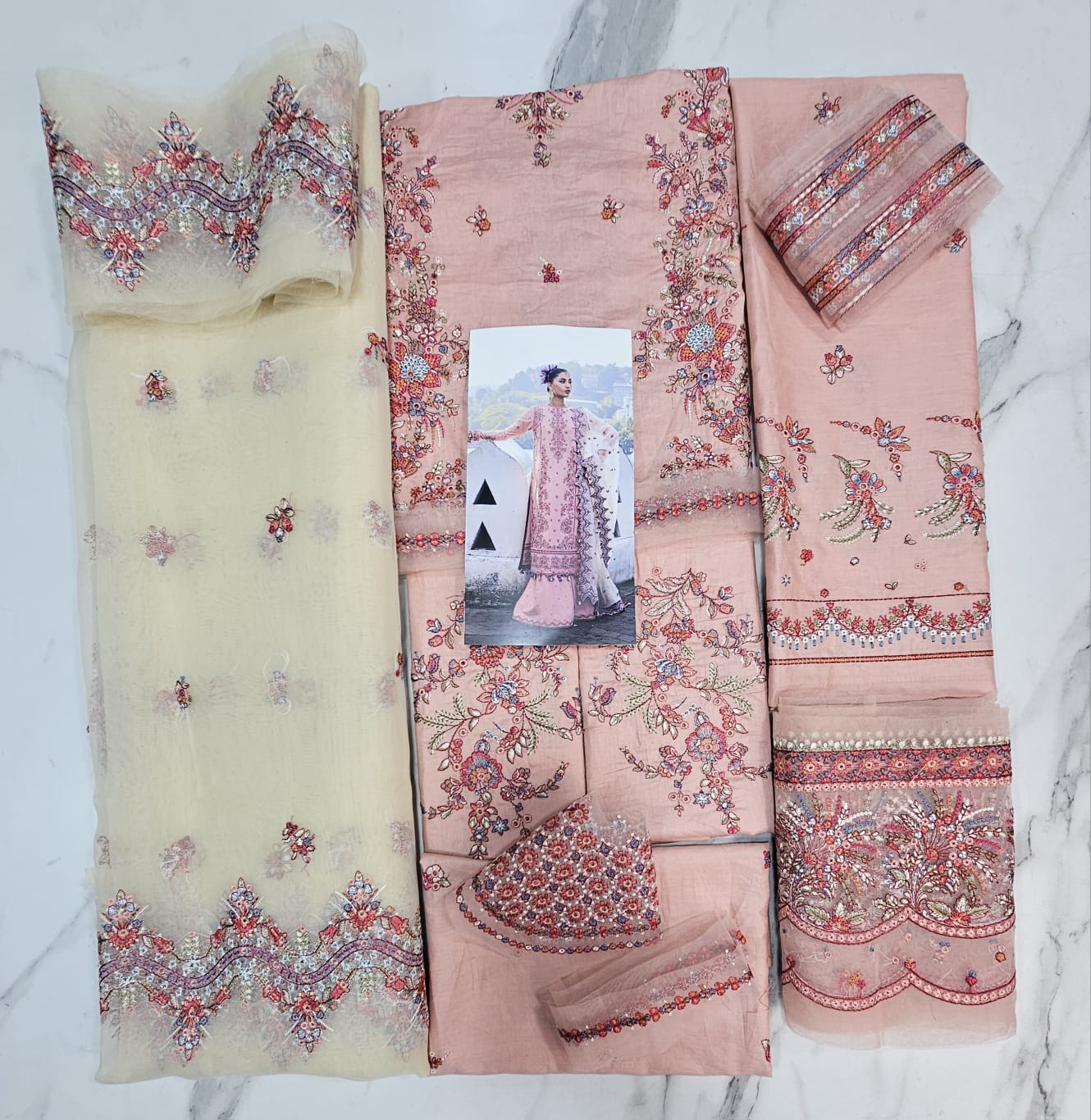 Hussain Rehar Luxury Lawn 2025 Hit Code