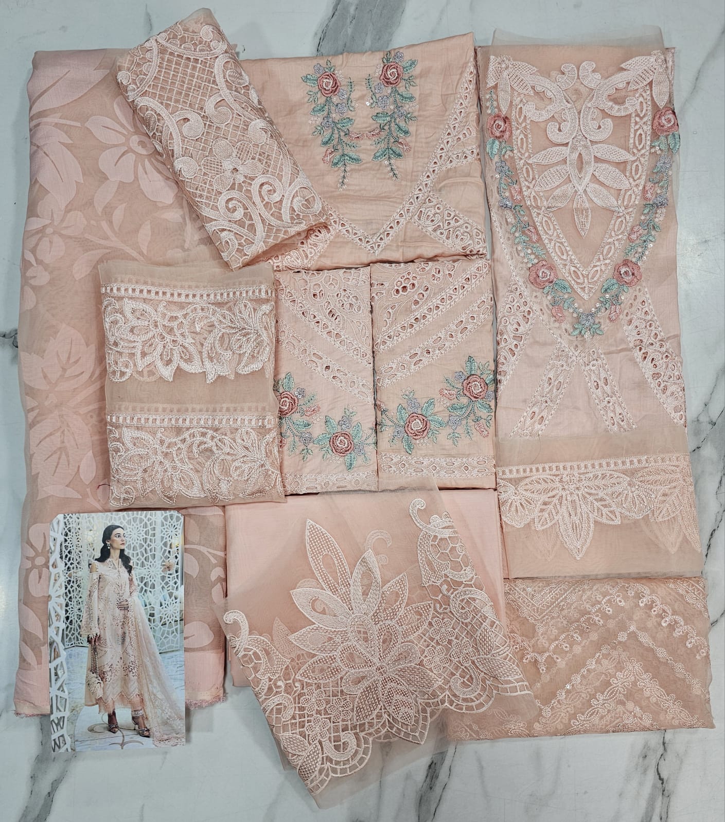 Mariab Luxury Lawn 2025 Hit Code 13A