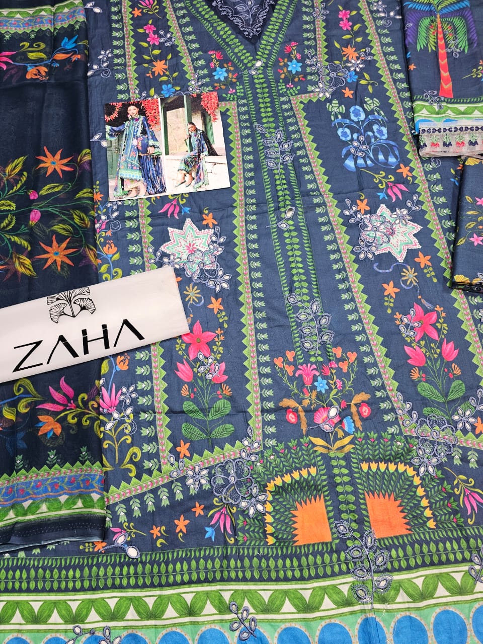 Zaha Luxury Lawn 2025 Hit Code 6B