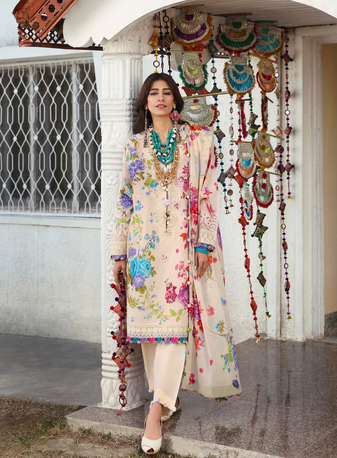 Zaha Luxury Lawn 2025 Hit Code 7B Multi Caremal  Chikenkari
