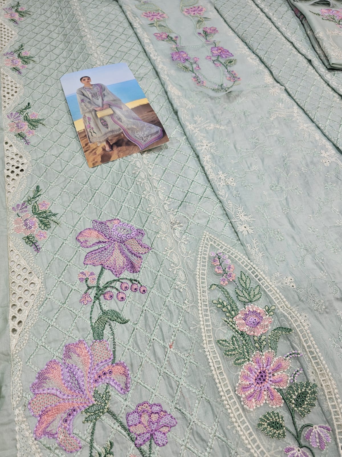 Crimson Luxury lawn 2025 Hit Code 2A