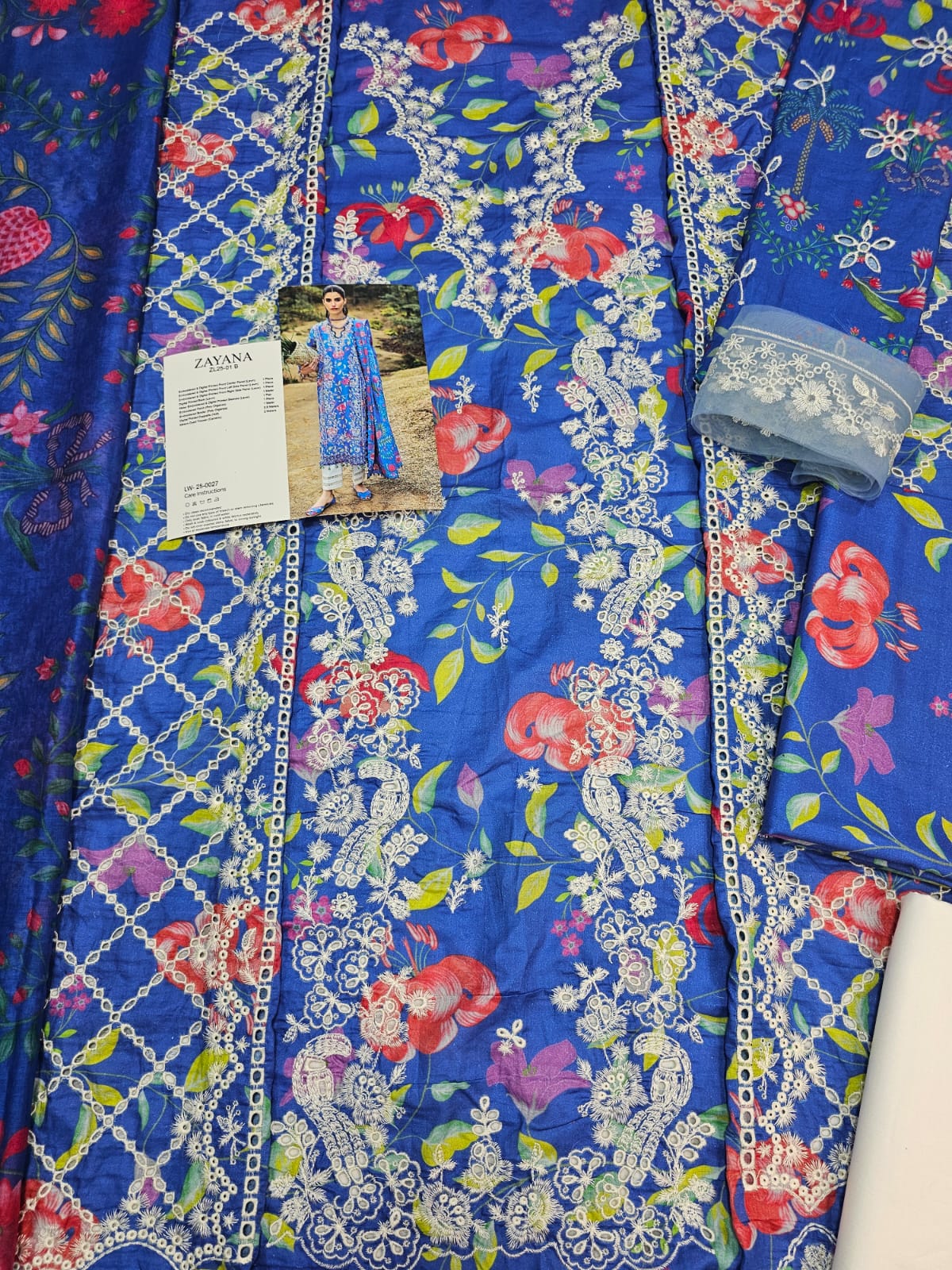 Zaha Luxury Lawn 2025 Hit Code 01-B Blue Lawn Dupata Article