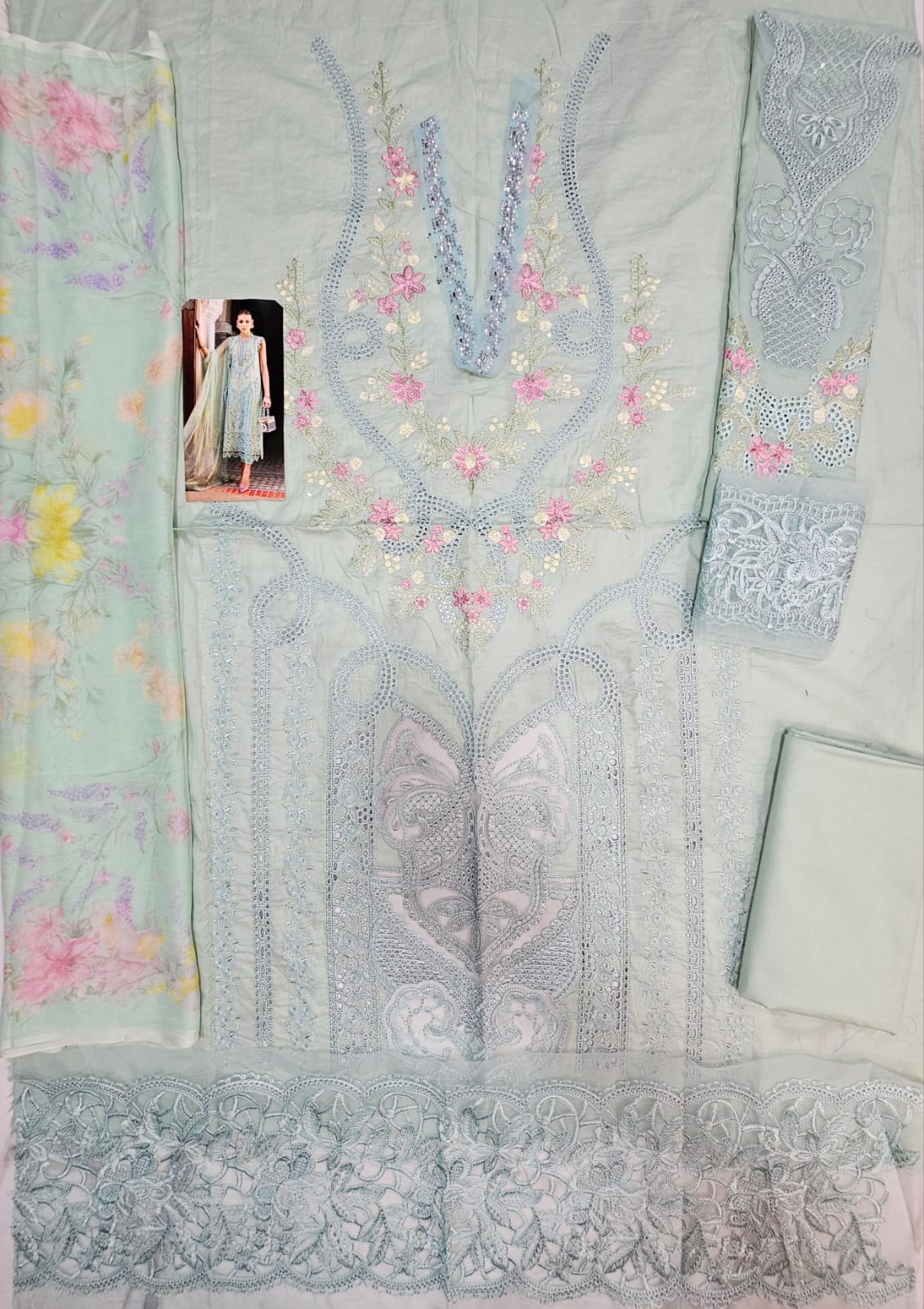 MariaB Luxury Lawn Collection 2025 Hit Code 14A