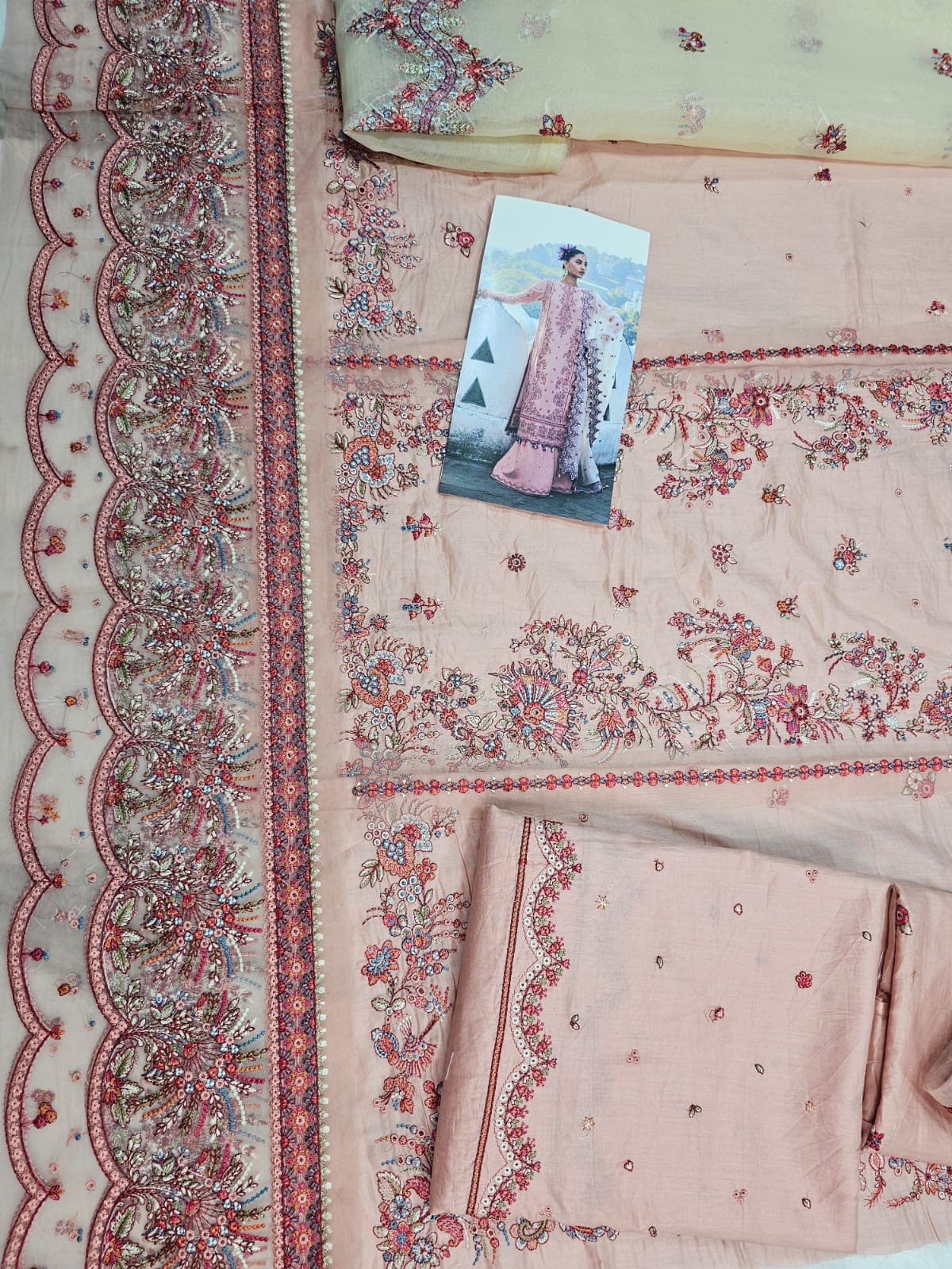 Hussain Rehar Luxury Lawn 2025 Hit Code