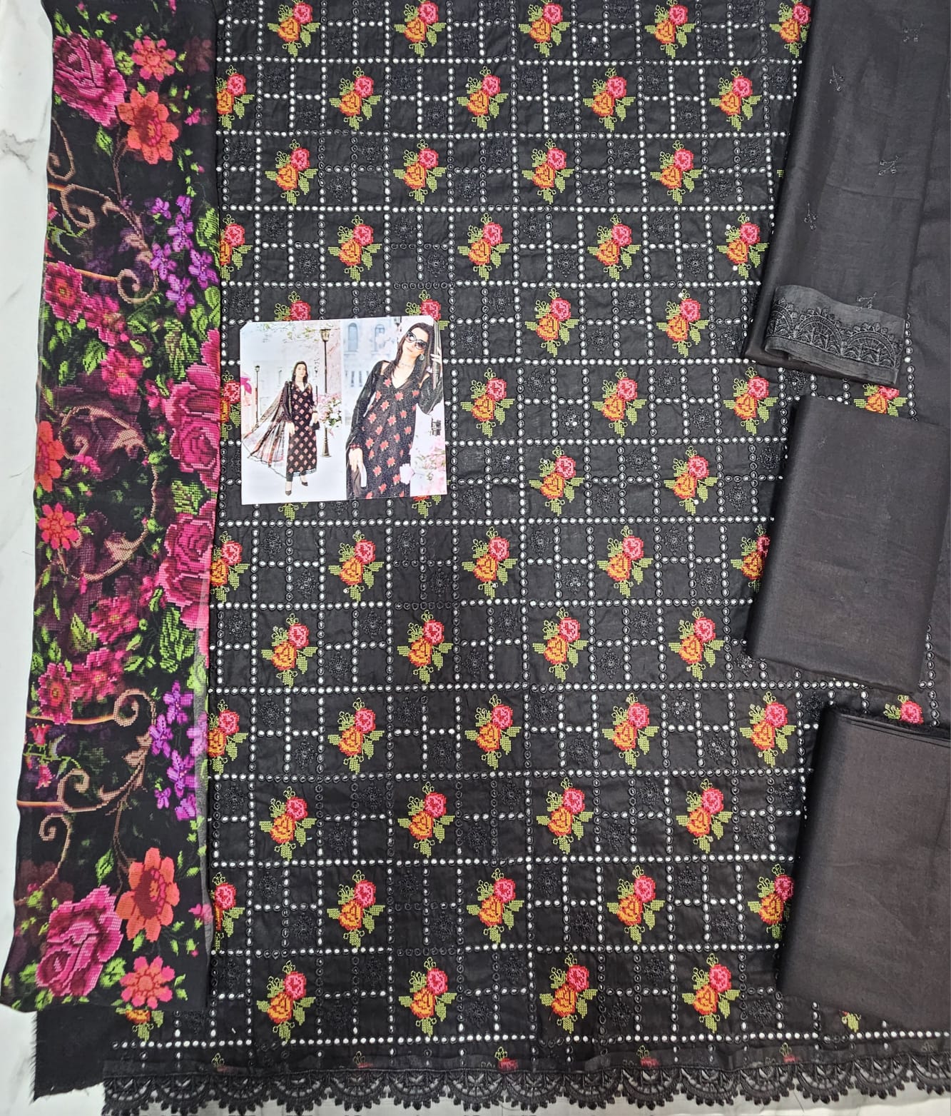 Mariab Mprints Luxury Lawn 2025 Eid Ul Azha Hit Code 1B