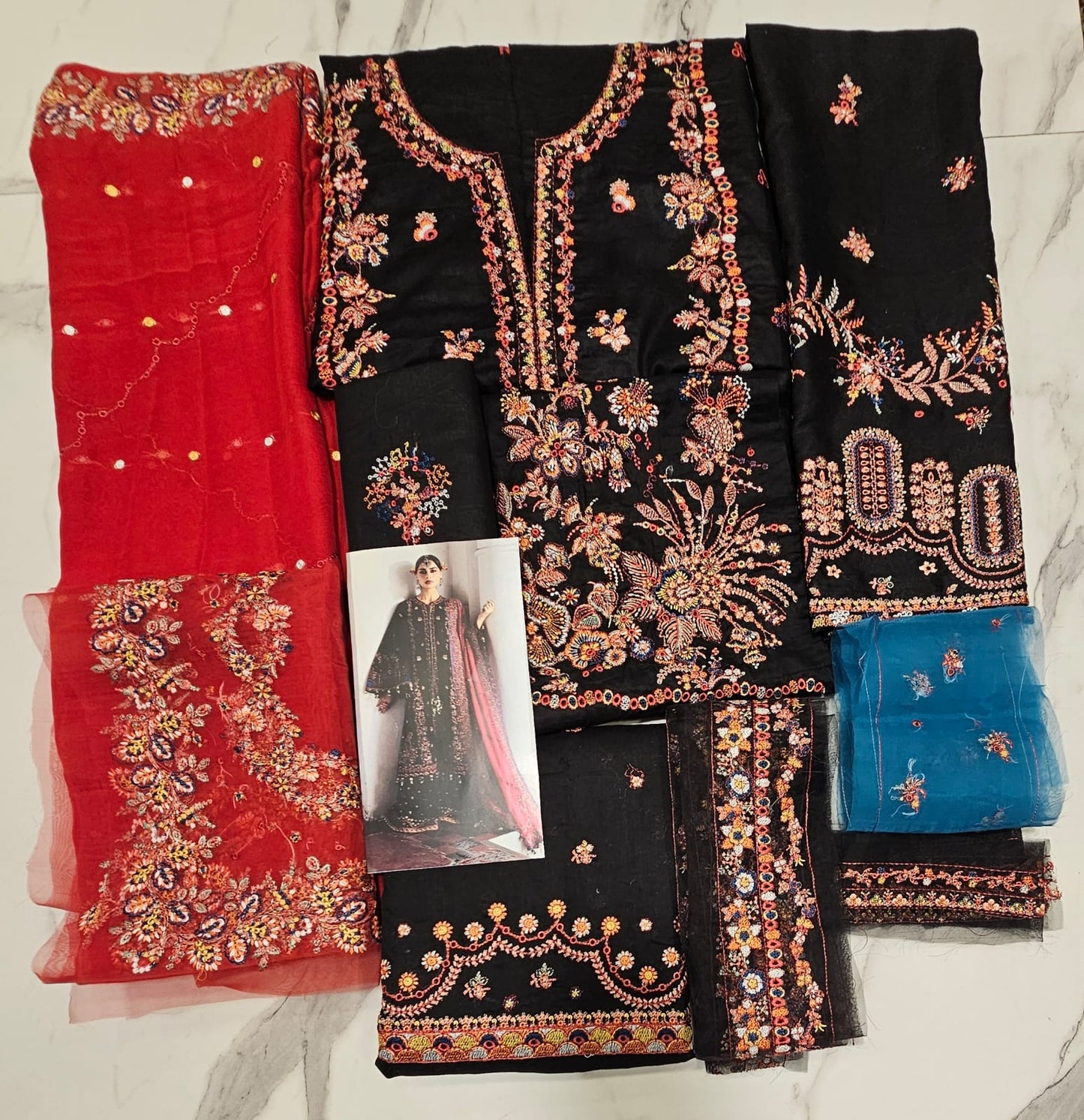Hussain Rehar Luxury Lawn 2025 Hit Code Bliz