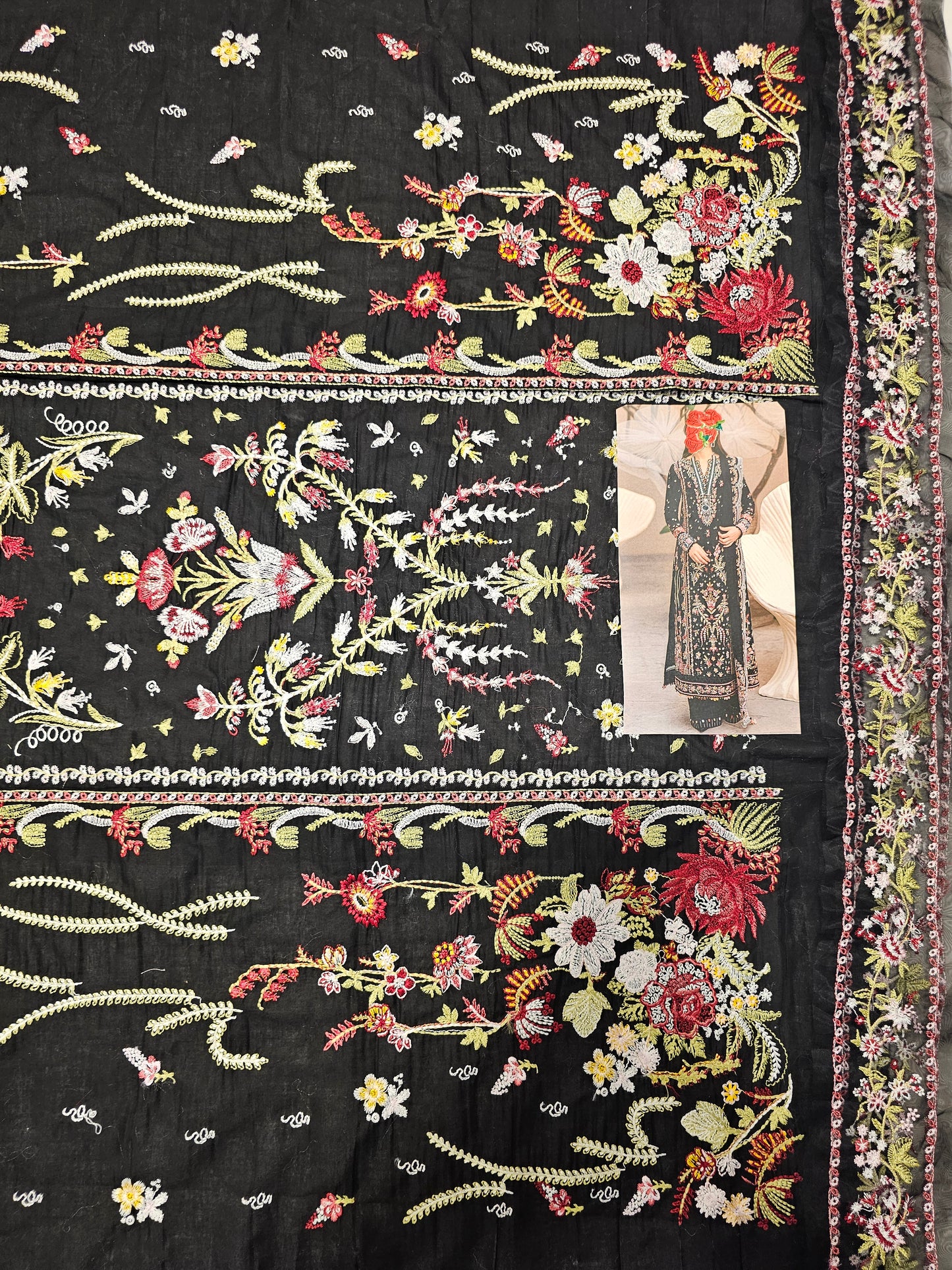 Qalamqar Luxury lawn 2025 Hit Code Hannah