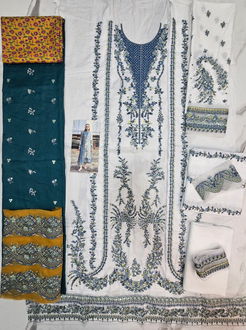 Hussain Rehar Luxury Lawn 2025 Hit Code Veil