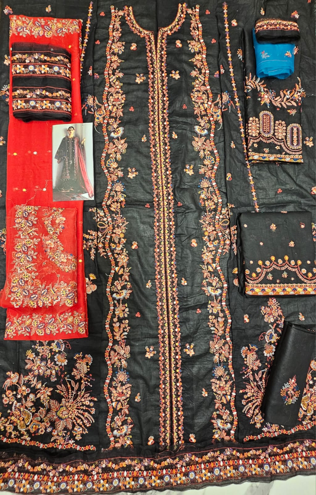 Hussain Rehar Luxury Lawn 2025 Hit Code Bliz