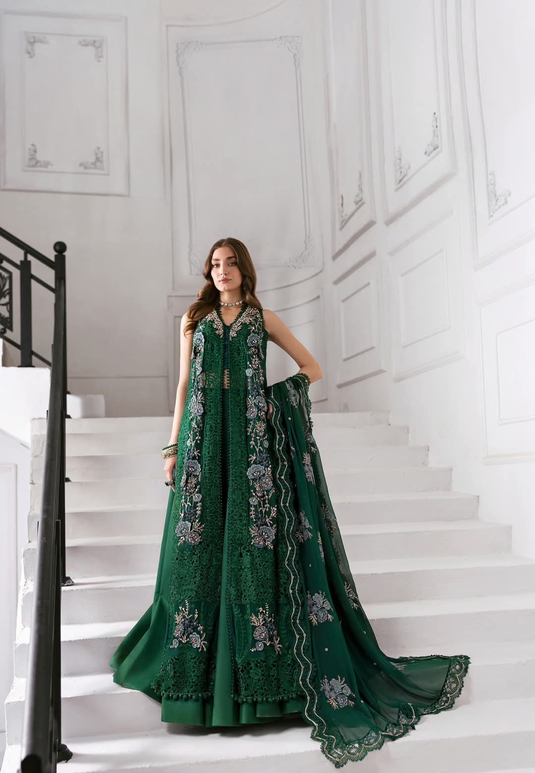 Mariab Luxury Chiffon Collection 2025 Hit Code D8