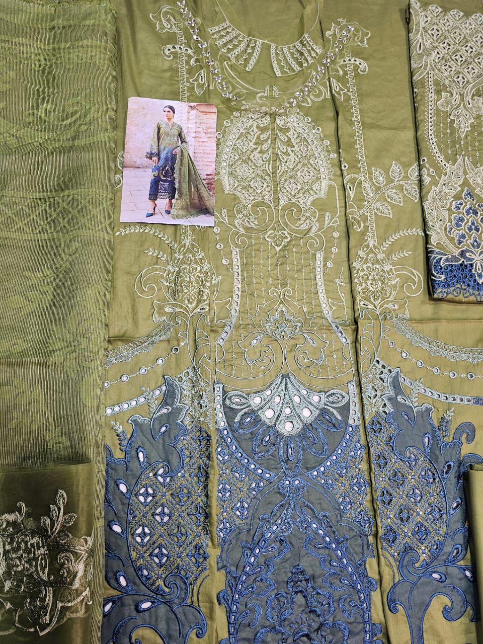 MariaB Luxury Lawn 2025 Hit Code 1A
