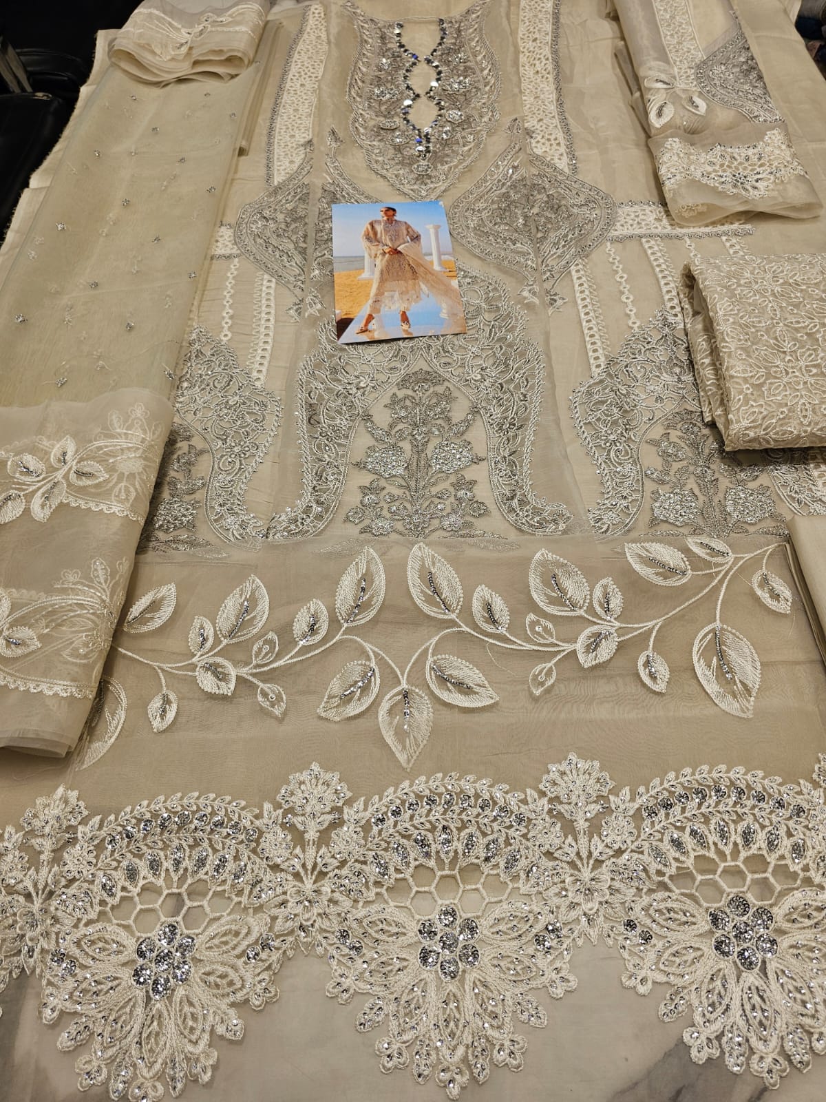 Mariab Luxury Eid ul azha Hit Code D9
