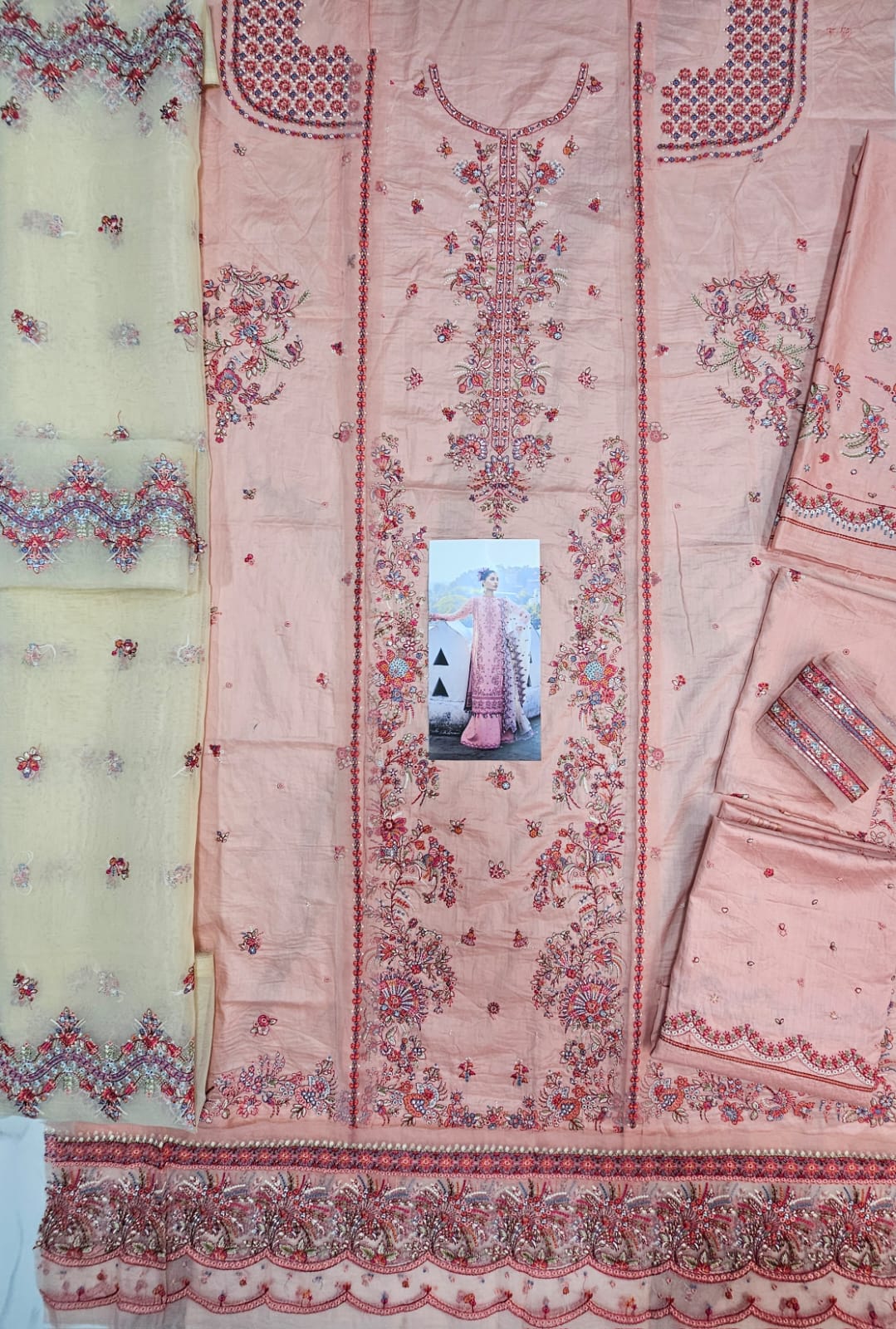 Hussain Rehar Luxury Lawn 2025 Hit Code