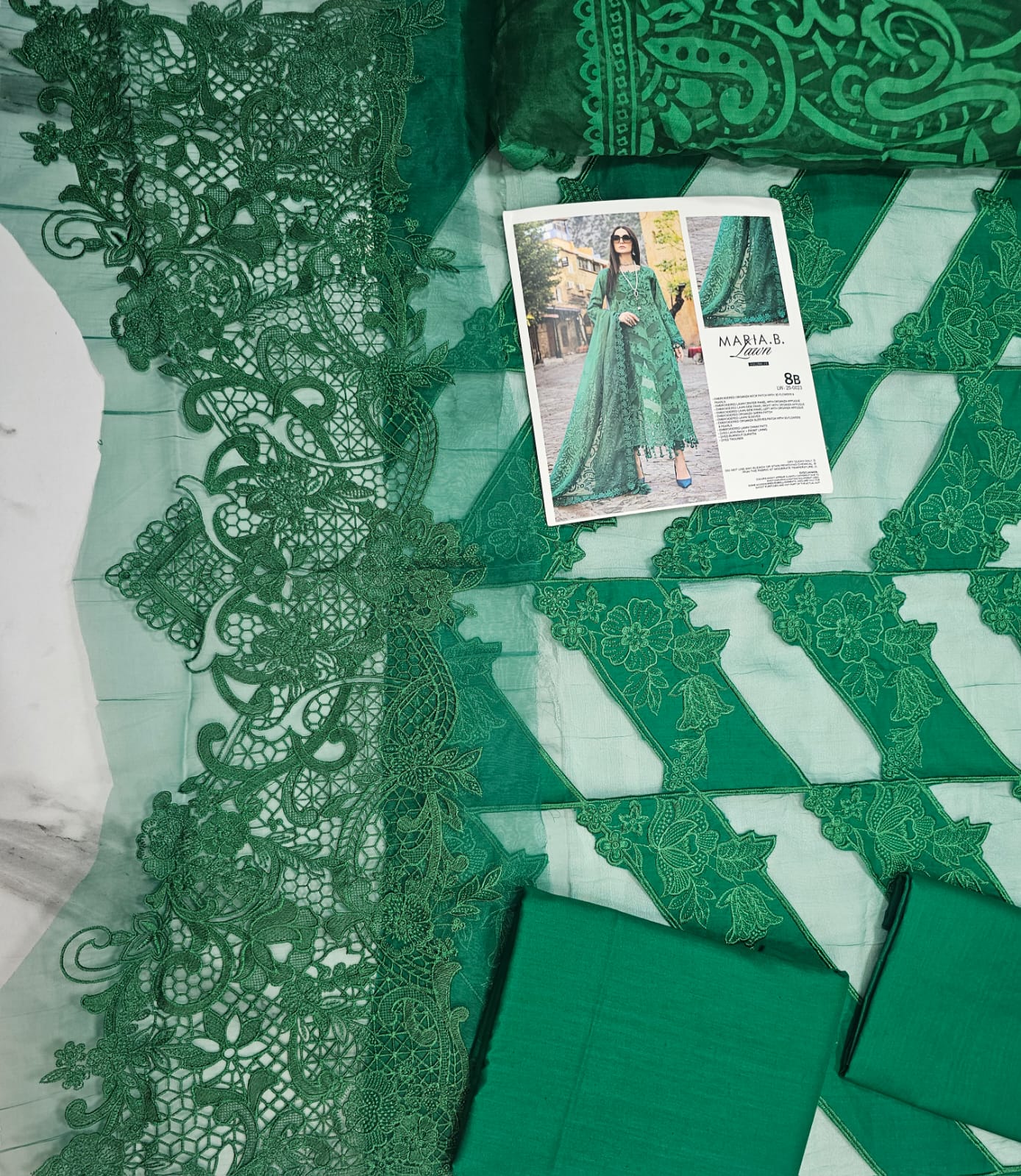 Mariab Luxury lawn 2025 Hit Code 8B