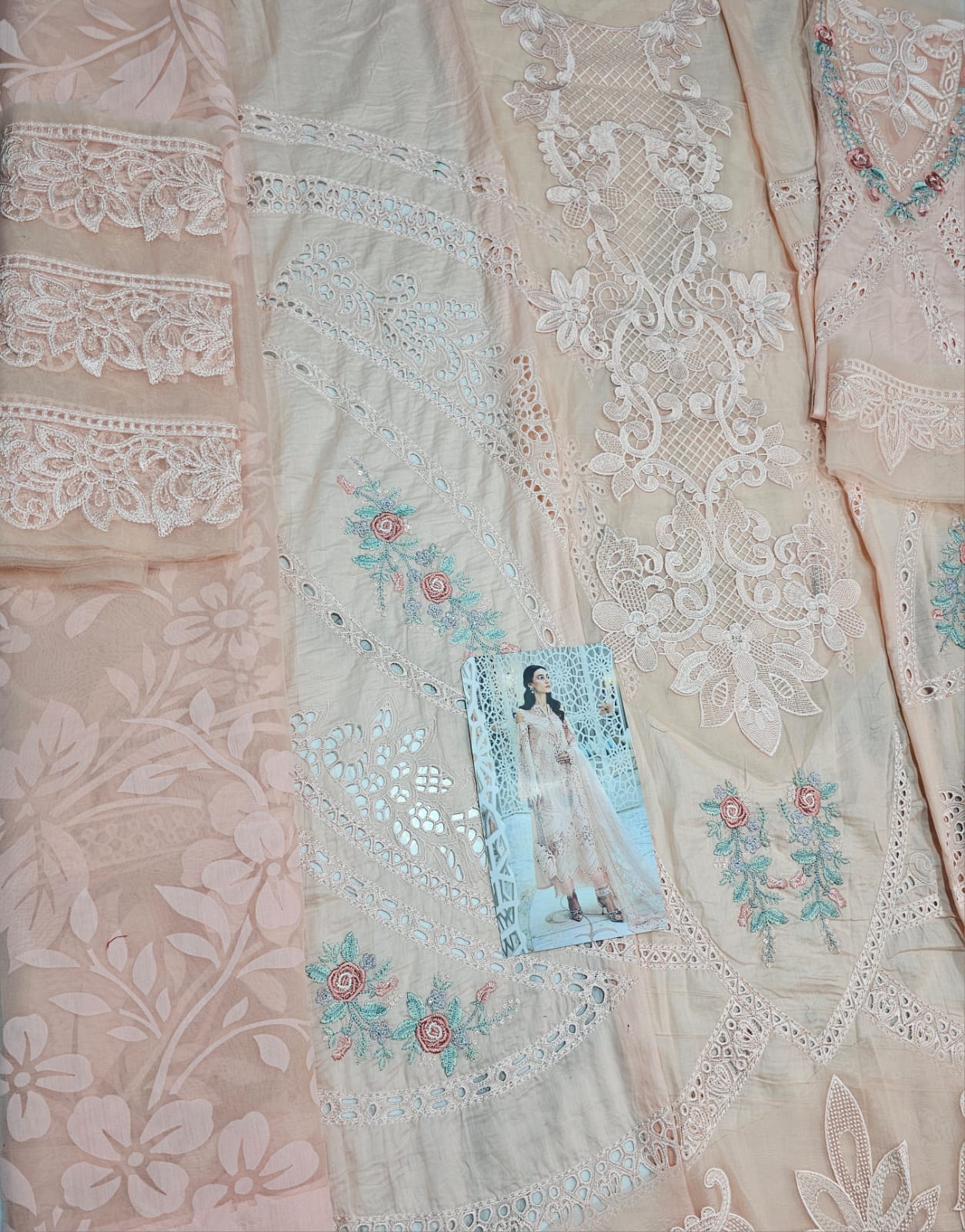 Mariab Luxury Lawn 2025 Hit Code 13A