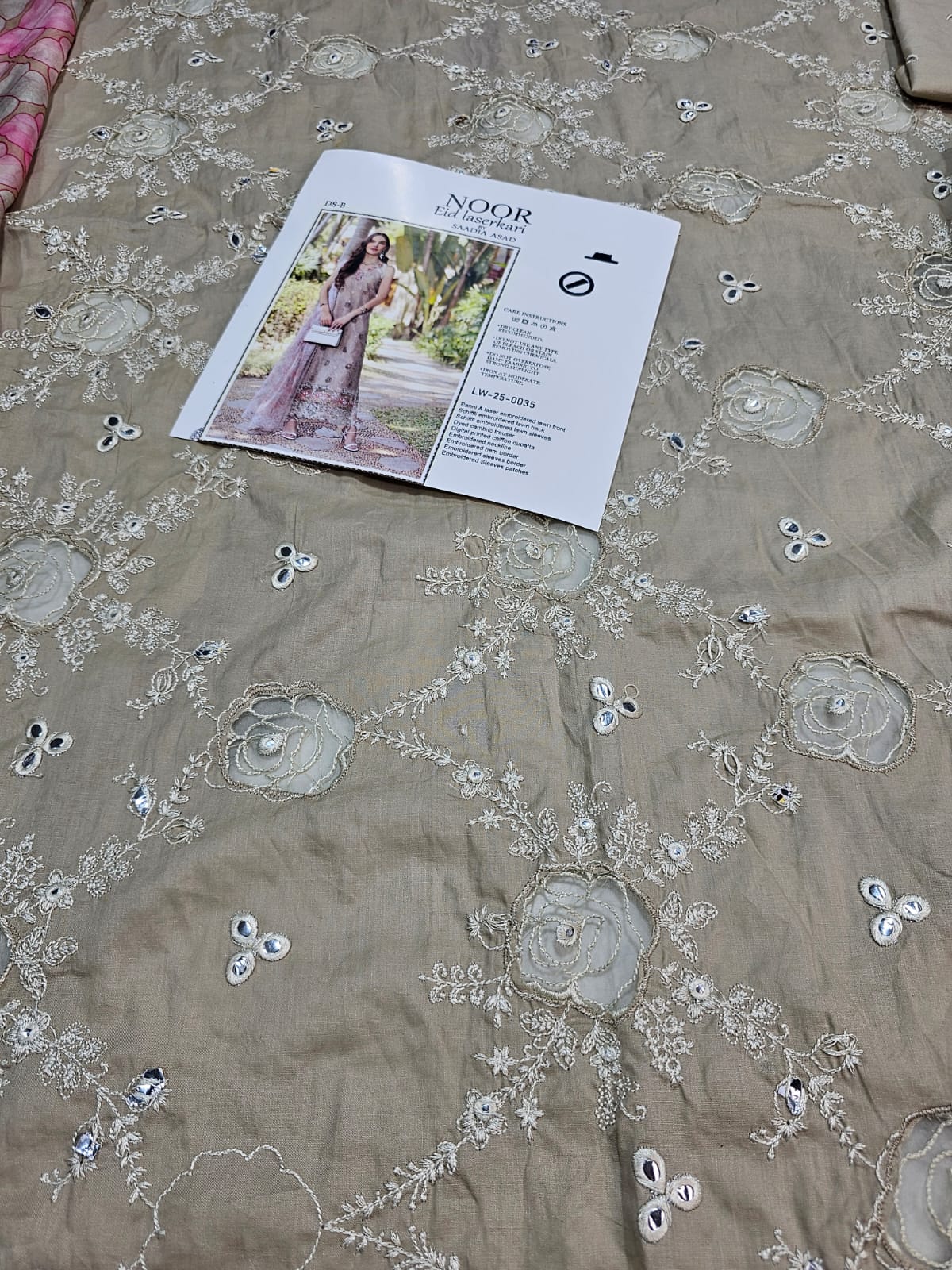 Noor by Sadia Luxury Lawn 2025 Hit Code D8