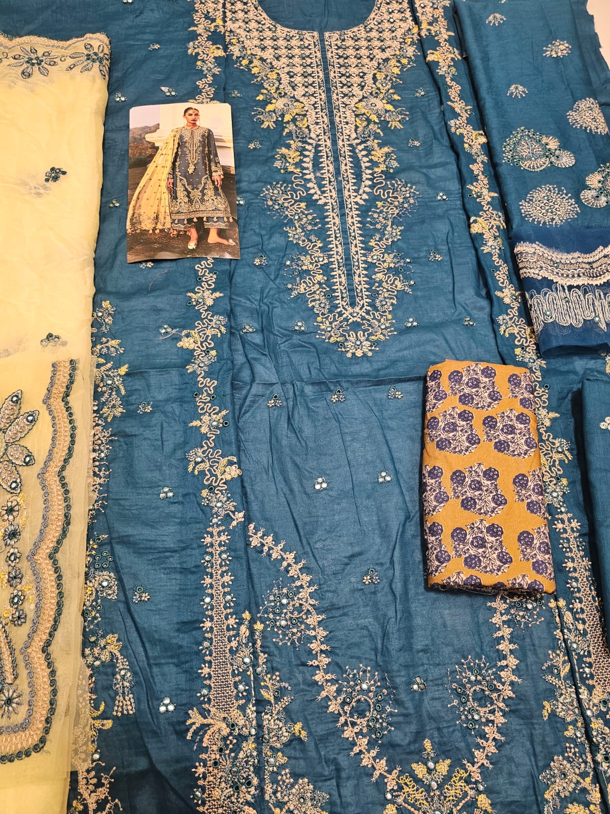 Hussain Rehar Luxury Lawn 2025 Hit Code Eupic