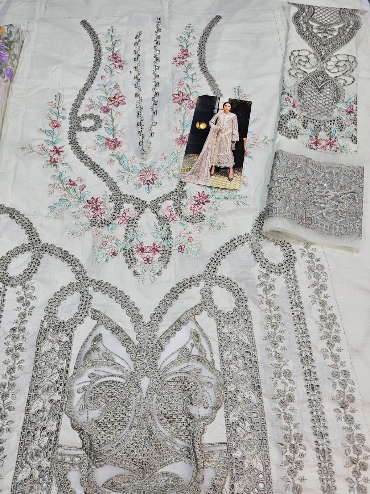 MariaB Luxury Lawn Collection 2025 Hit Code 14B